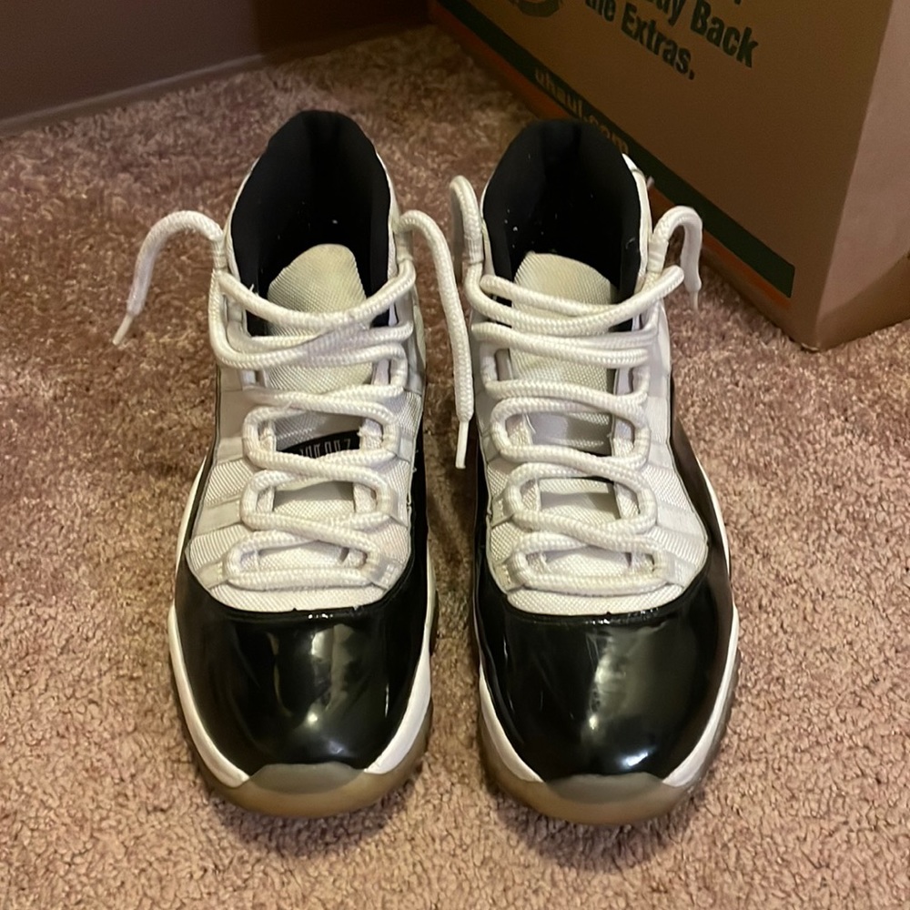 Air Jordans black and white size 10